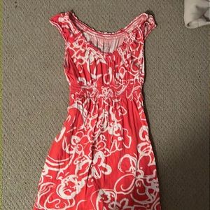 Flown dress with elastic waist